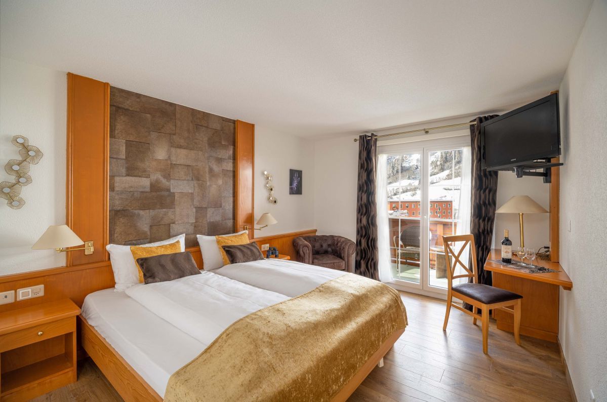 Grichting Hotel Leukerbad - Zimmer Doppel Depok mit Balkon